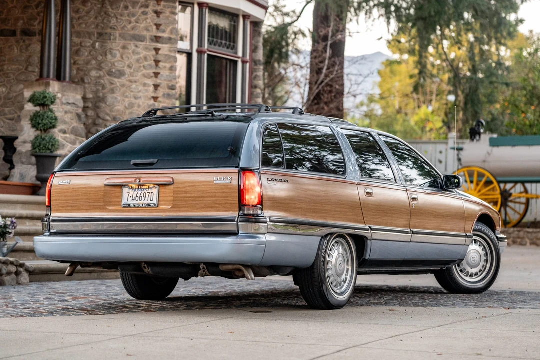 1996 Buick Roadmaster - Image 5 of 31