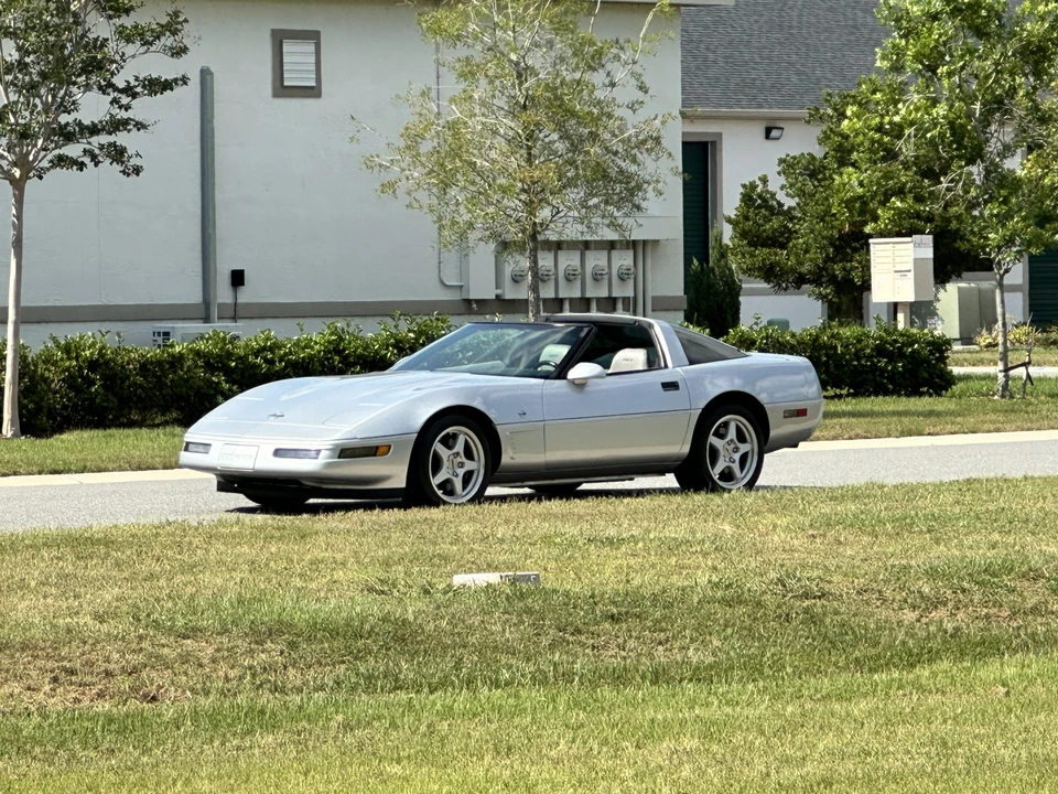 1996 Chevrolet Corvette C4 - Image 2 of 31
