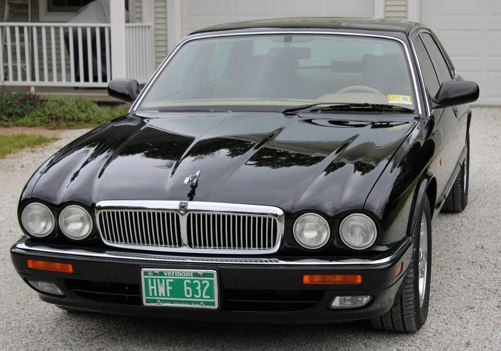 1996 Jaguar X300 XJ - Image 2 of 31