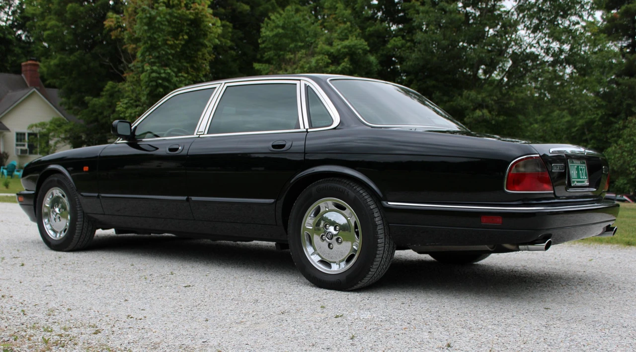 1996 Jaguar X300 XJ - Image 10 of 31