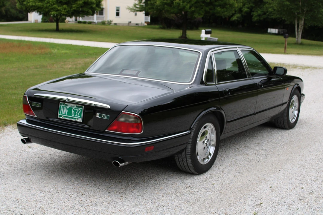 1996 Jaguar X300 XJ - Image 17 of 31