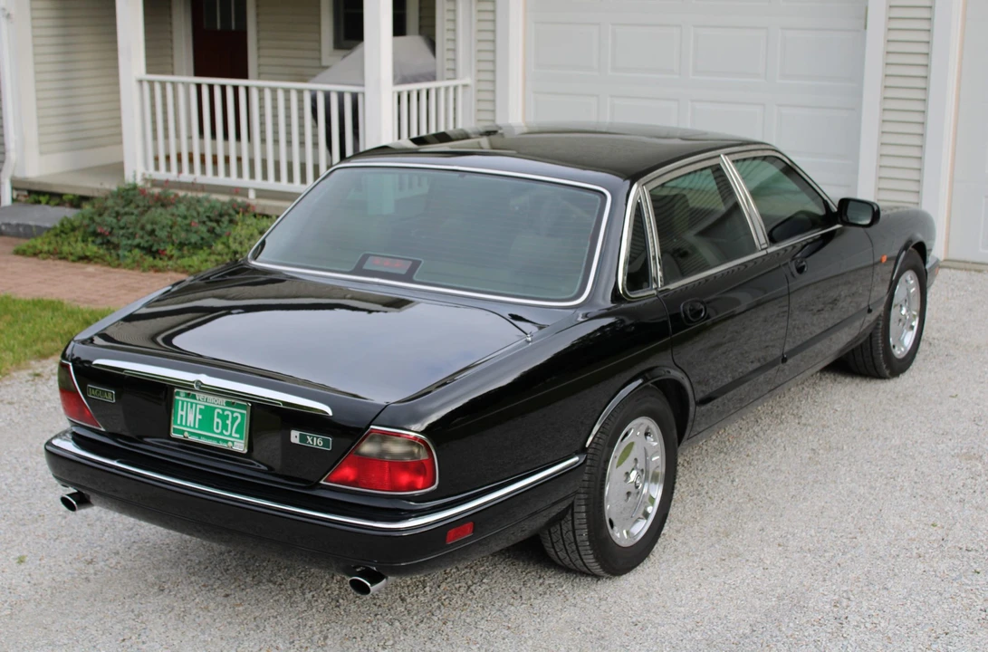 1996 Jaguar X300 XJ - Image 18 of 31