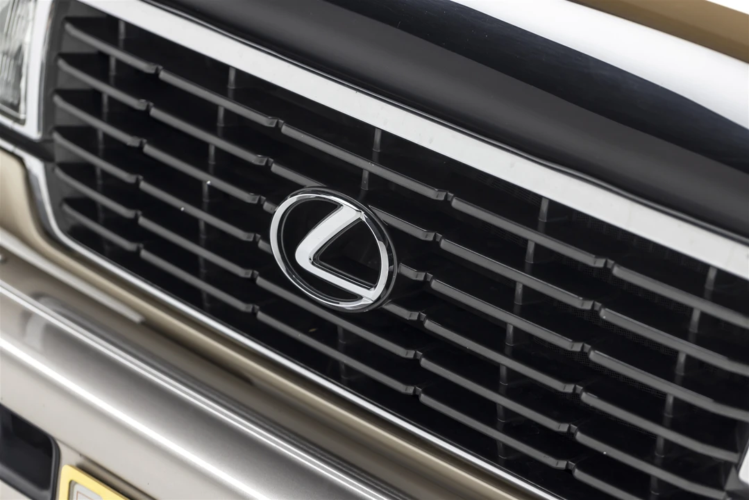 1997 Lexus LX 1st Gen - Image 26 of 31