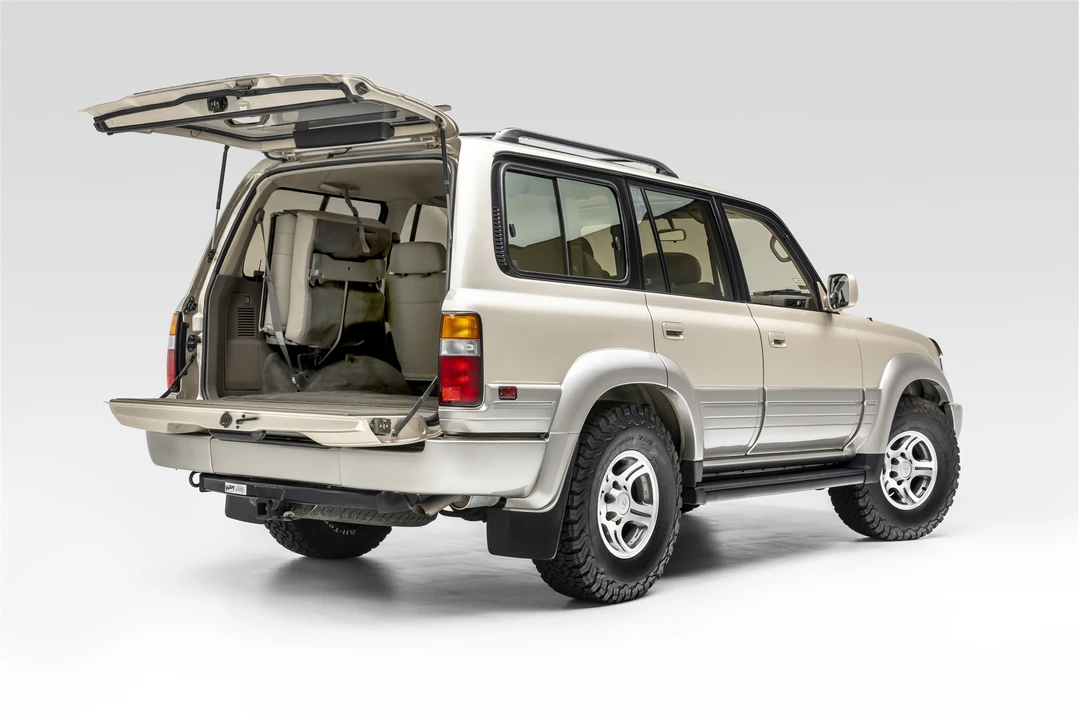 1997 Lexus LX 1st Gen - Image 20 of 31
