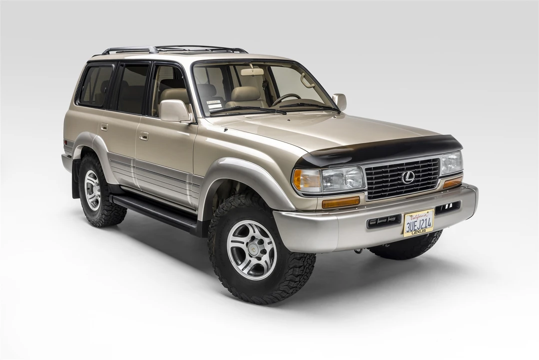 1997 Lexus LX 1st Gen - Image 17 of 31