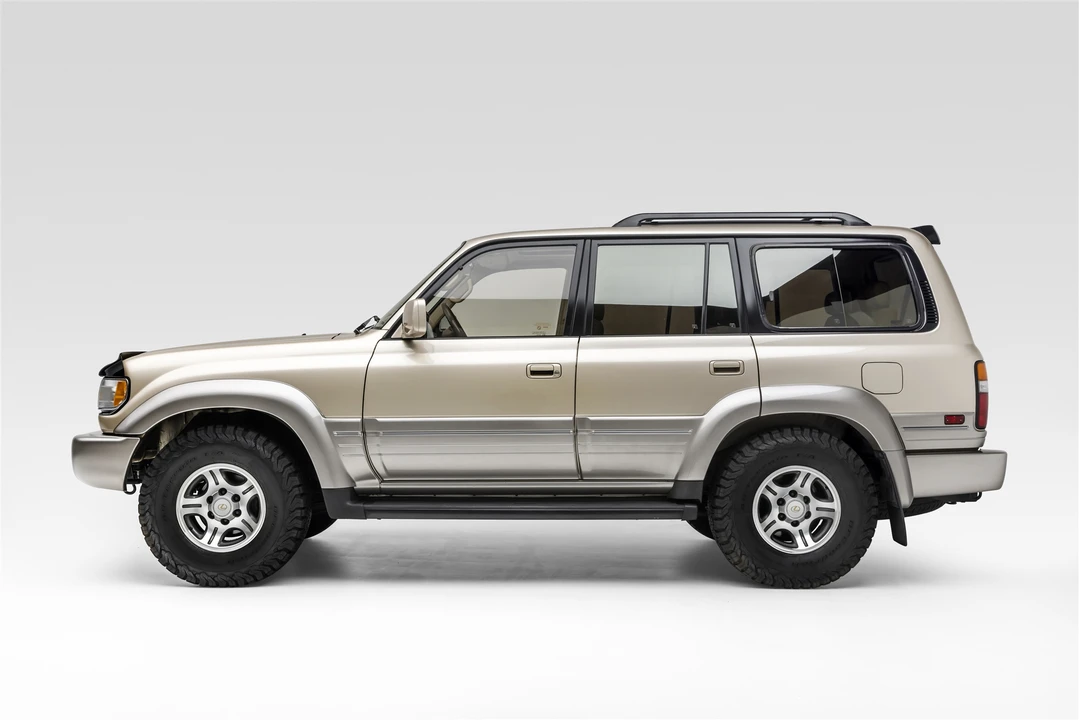 1997 Lexus LX 1st Gen - Image 7 of 31