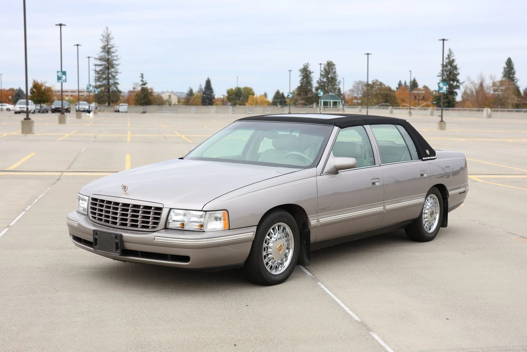 1998 Cadillac DeVille 8th Gen - Image 19 of 31