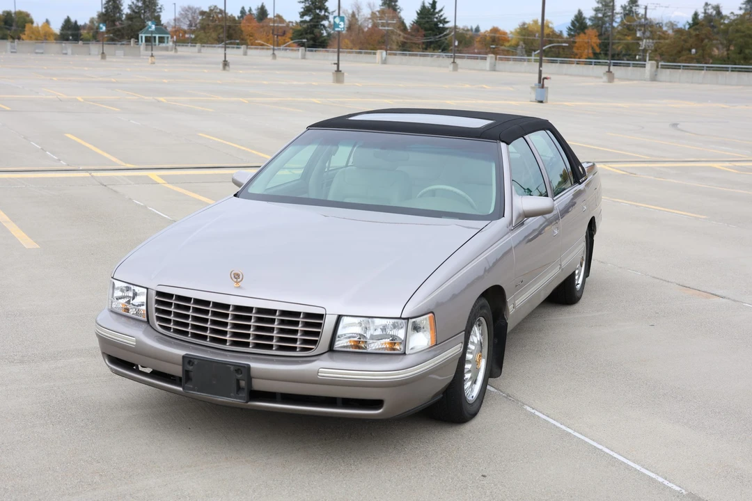 1998 Cadillac DeVille 8th Gen - Image 3 of 31