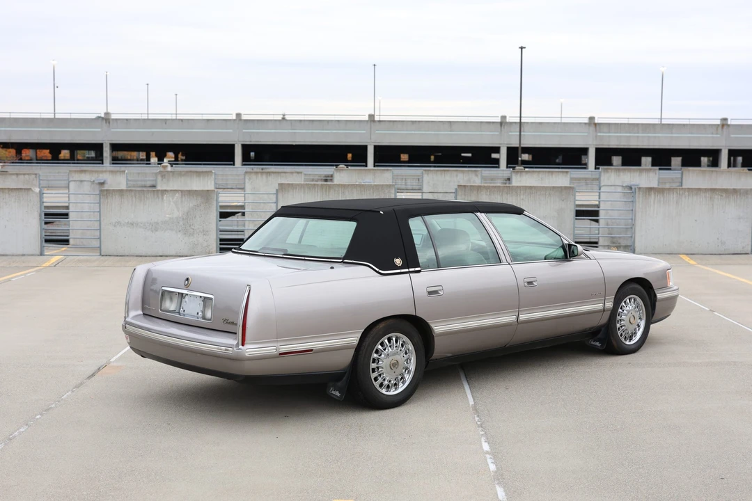 1998 Cadillac DeVille 8th Gen - Image 12 of 31
