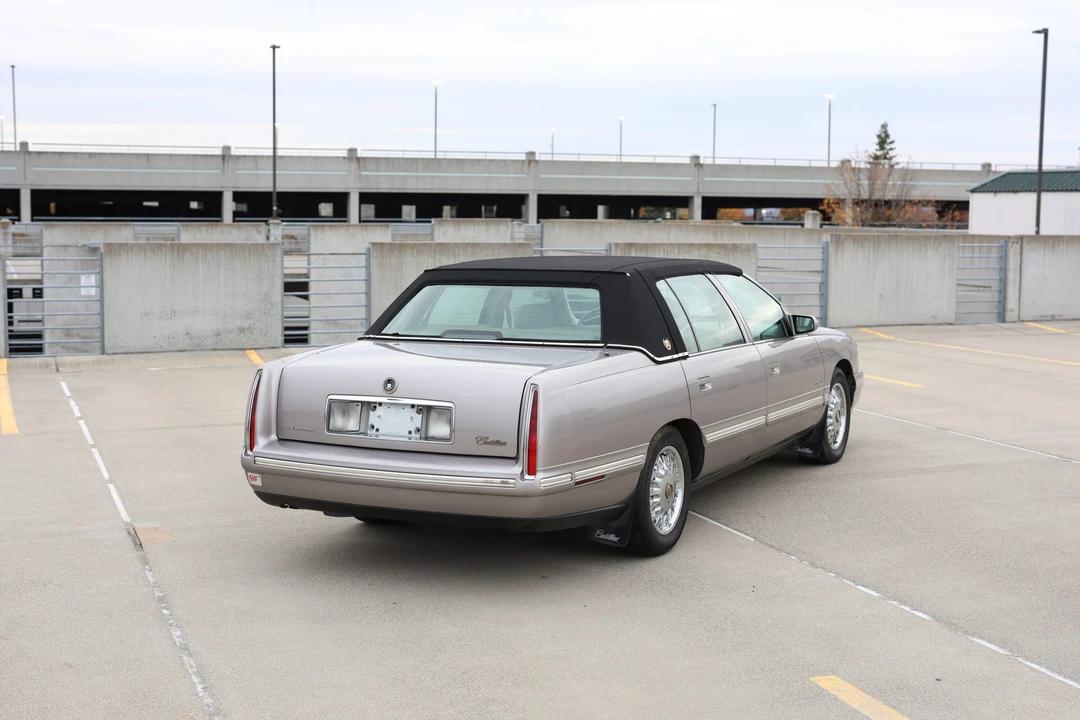 1998 Cadillac DeVille 8th Gen - Image 13 of 31