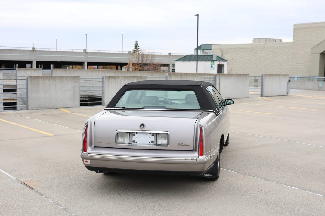 1998 Cadillac DeVille 8th Gen - Image 14 of 31