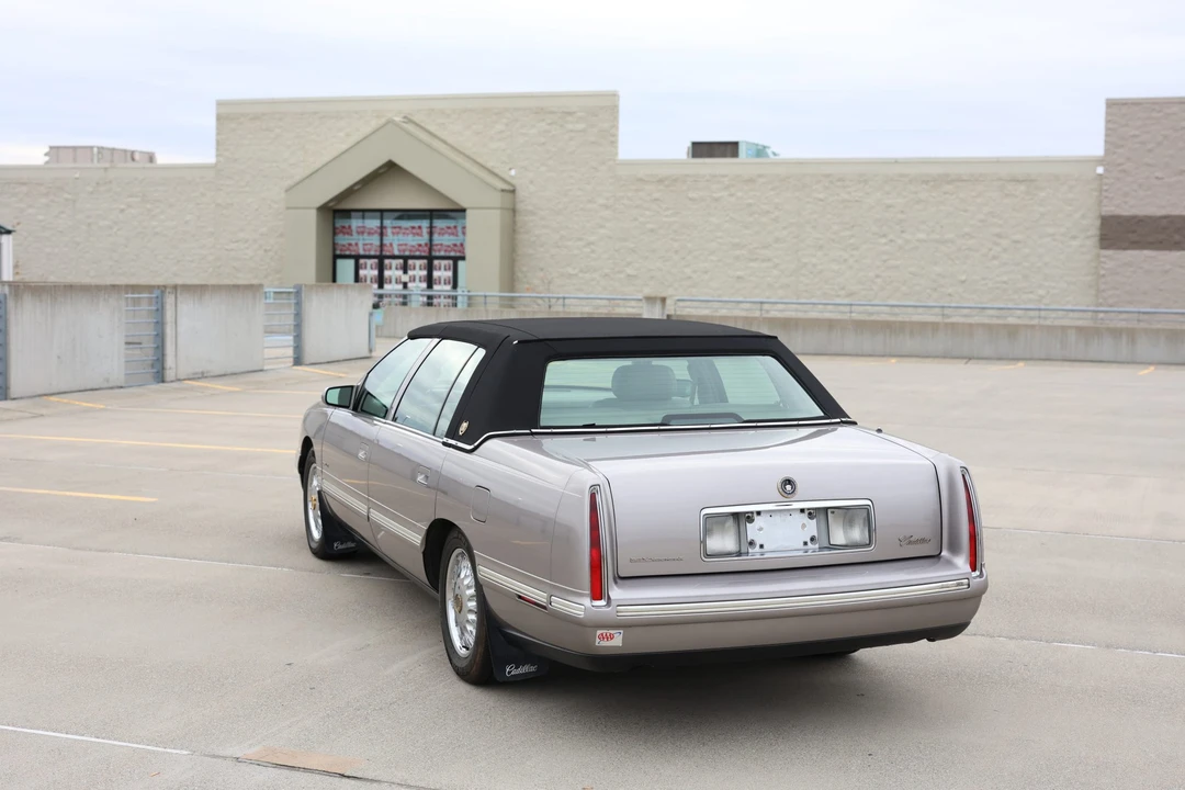 1998 Cadillac DeVille 8th Gen - Image 15 of 31