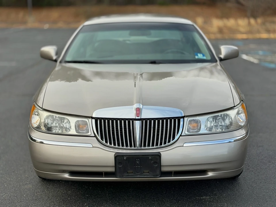 1999 Lincoln Town Car - Image 26 of 31