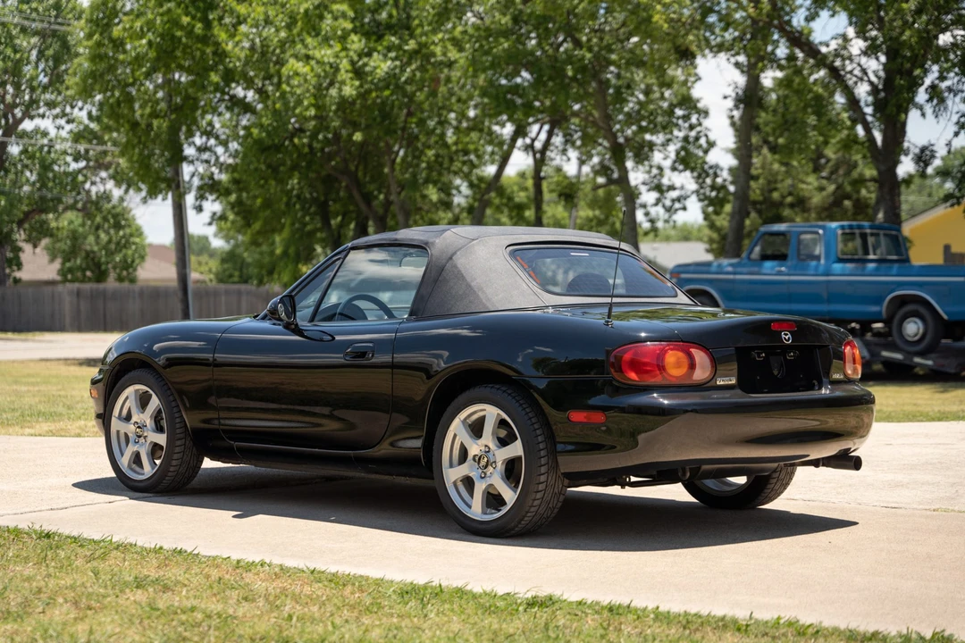 1999 Mazda NB MX-5 Miata - Image 19 of 31
