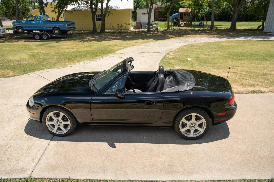 1999 Mazda NB MX-5 Miata - Image 2 of 31