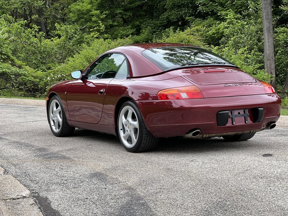 1999 Porsche 996 Carrera - Image 24 of 31