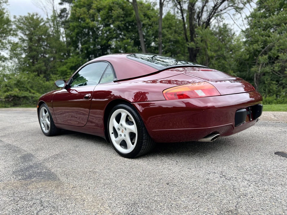 1999 Porsche 996 Carrera - Image 26 of 31