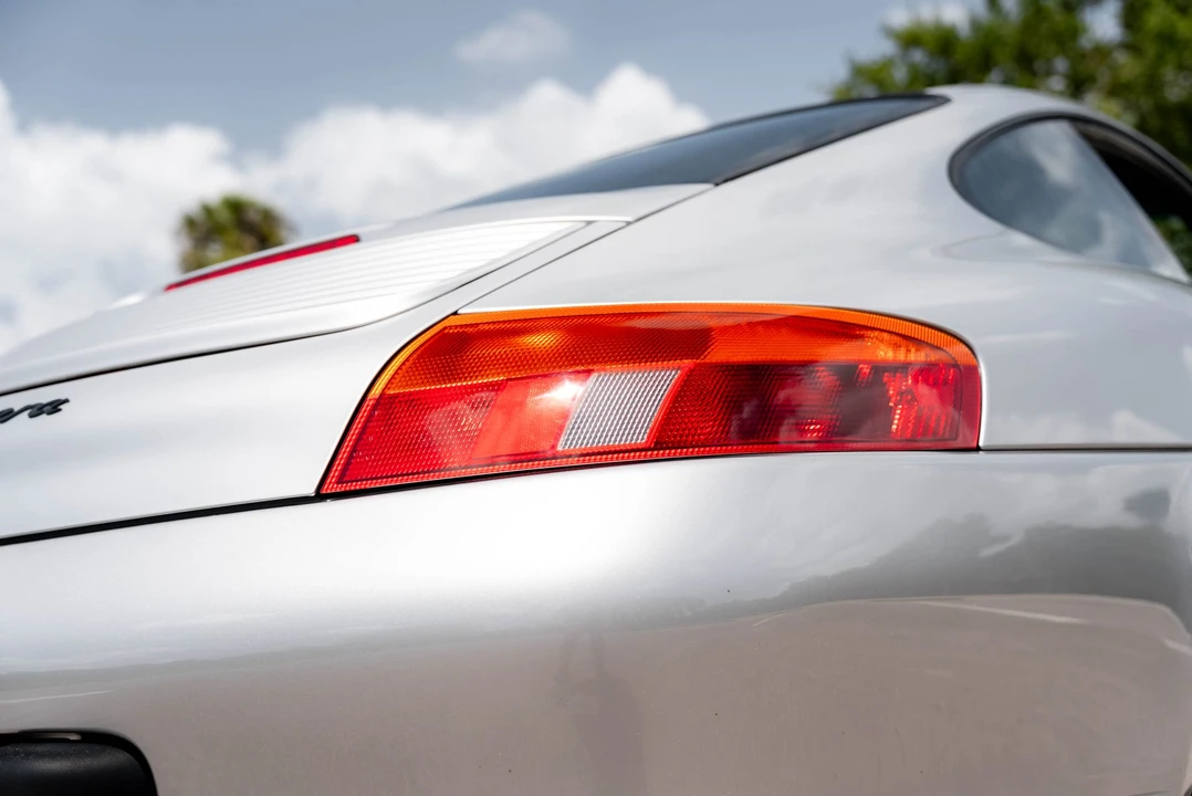 1999 Porsche 996 Carrera - Image 19 of 31