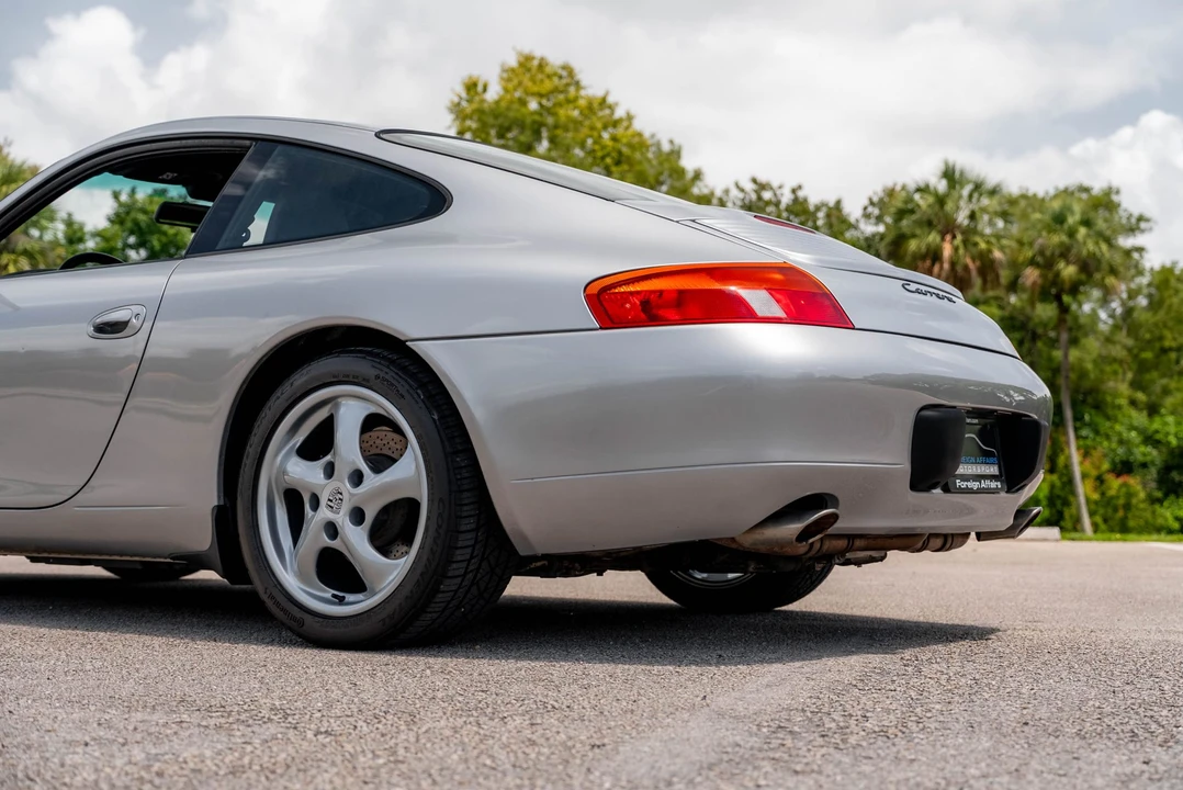 1999 Porsche 996 Carrera - Image 25 of 31