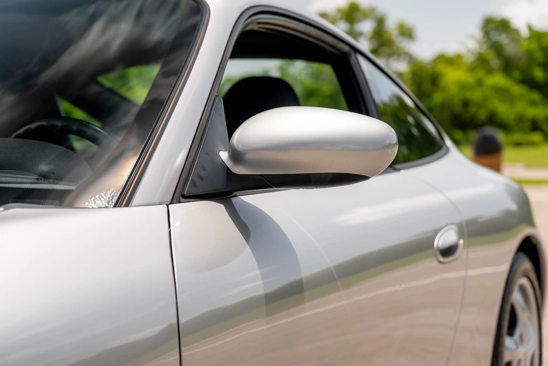 1999 Porsche 996 Carrera - Image 28 of 31