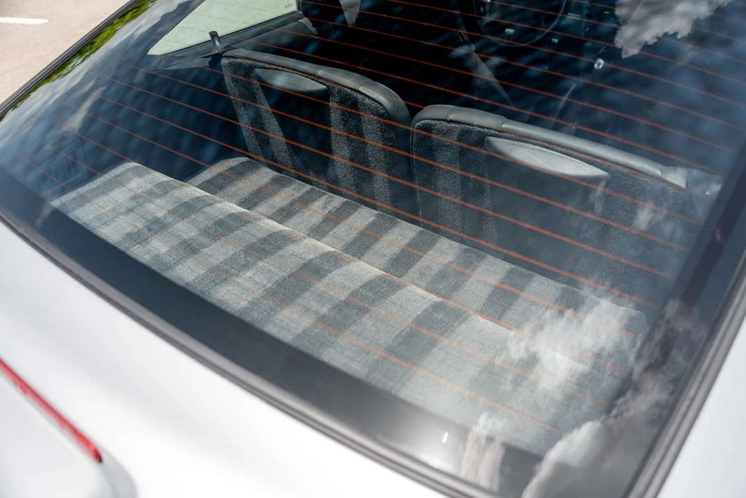1999 Porsche 996 Carrera - Image 23 of 31