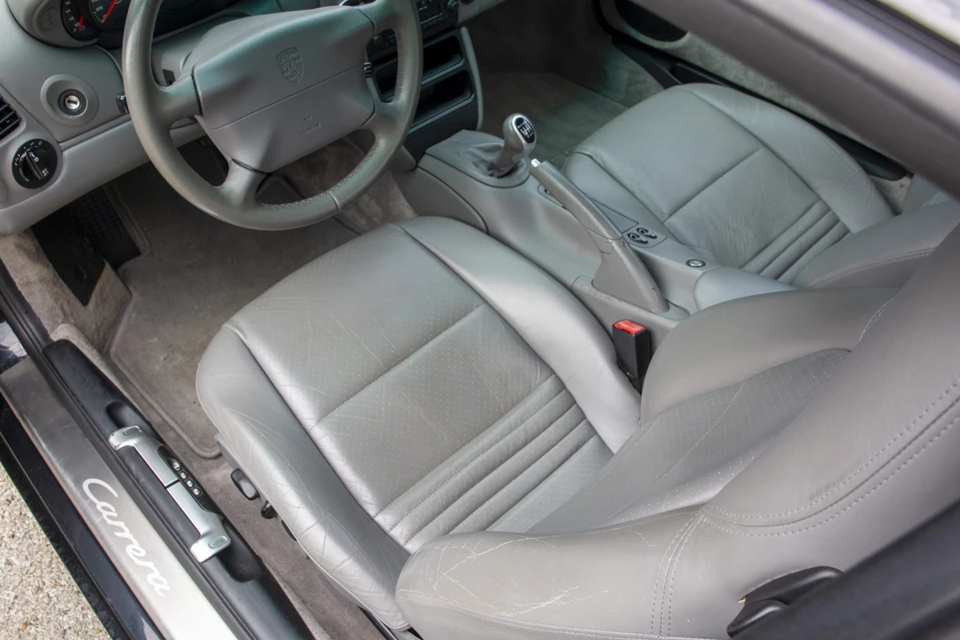 2000 Porsche 996 Carrera - Image 30 of 31