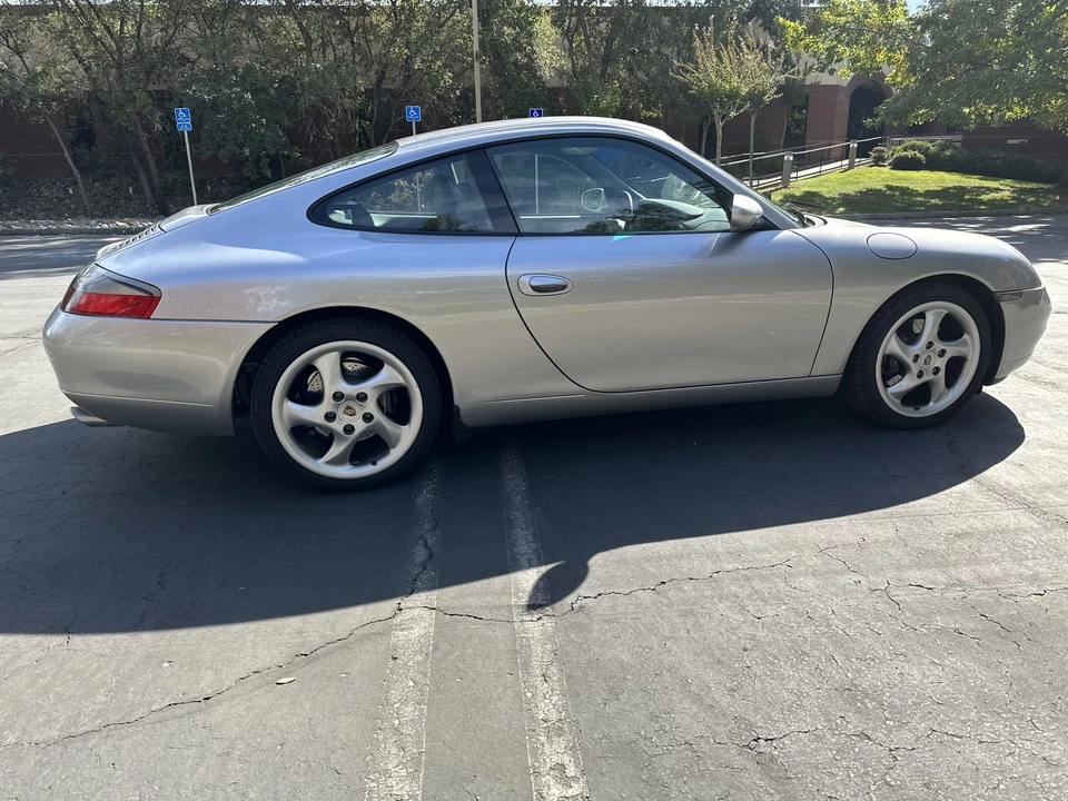 2001 Porsche 996 Carrera - Image 23 of 31
