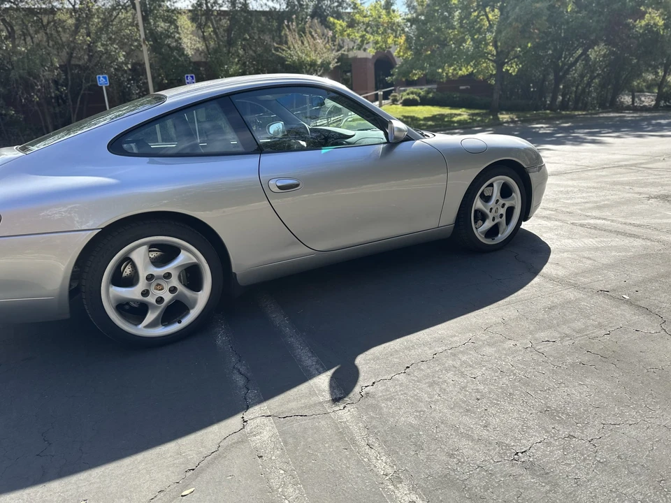 2001 Porsche 996 Carrera - Image 24 of 31
