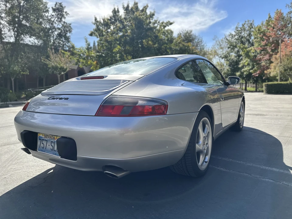 2001 Porsche 996 Carrera - Image 25 of 31