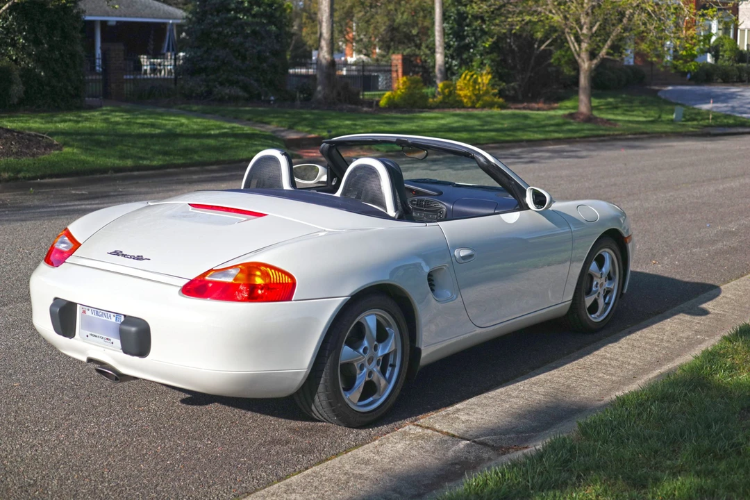 2001 Porsche 986 Boxster - Image 6 of 31