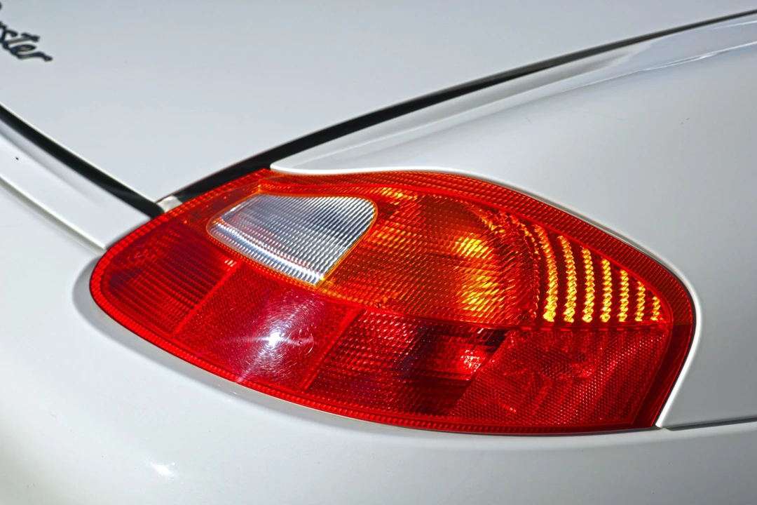 2001 Porsche 986 Boxster - Image 22 of 31