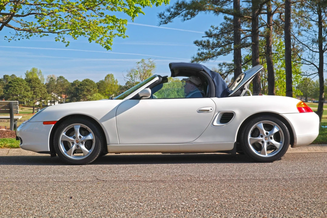 2001 Porsche 986 Boxster - Image 17 of 31