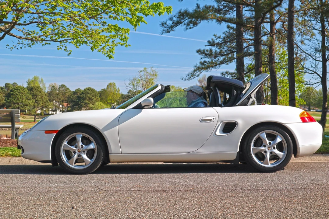 2001 Porsche 986 Boxster - Image 15 of 31
