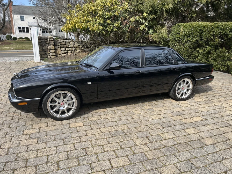2002 Jaguar X308 XJR - Image 2 of 31