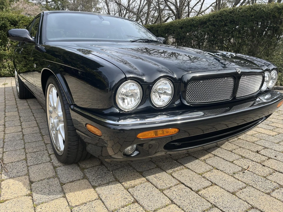 2002 Jaguar X308 XJR - Image 12 of 31