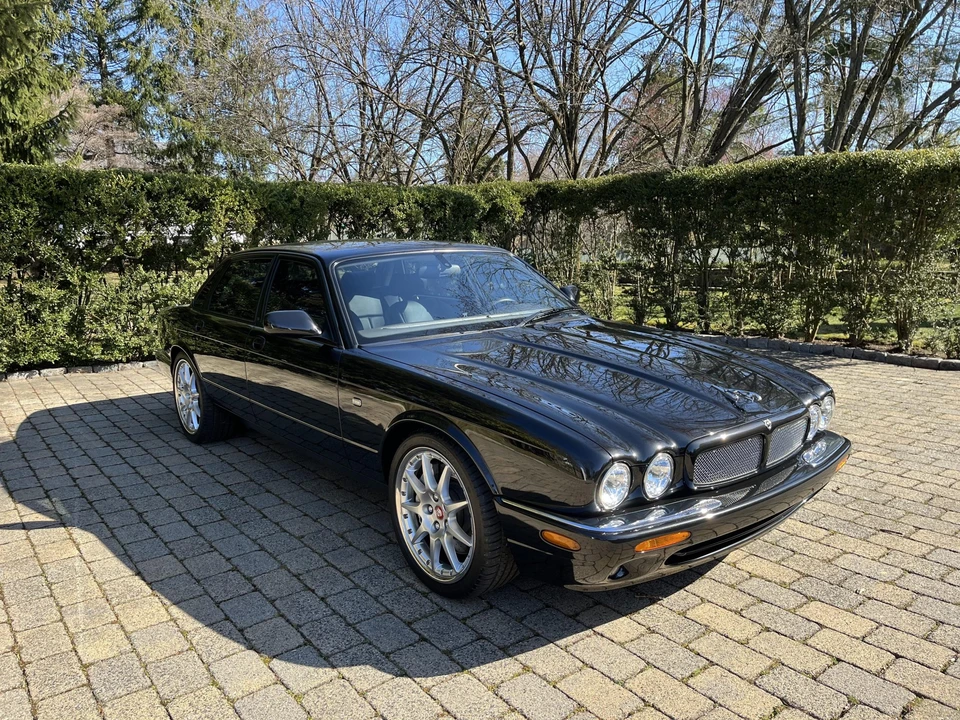 2002 Jaguar X308 XJR - Image 13 of 31