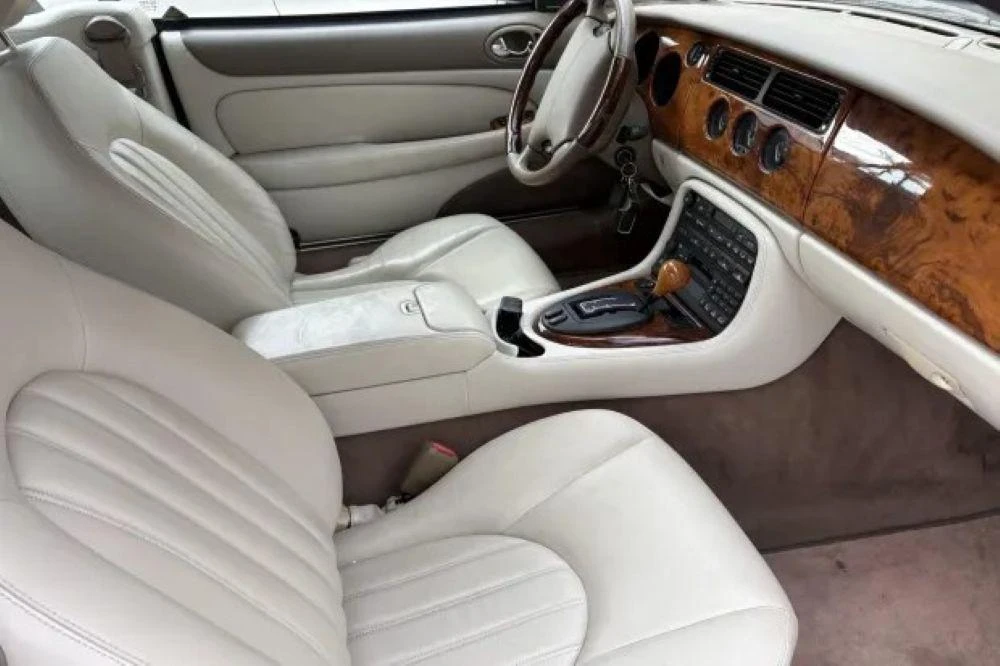 2002 Jaguar X100 XK8 - Image 25 of 31