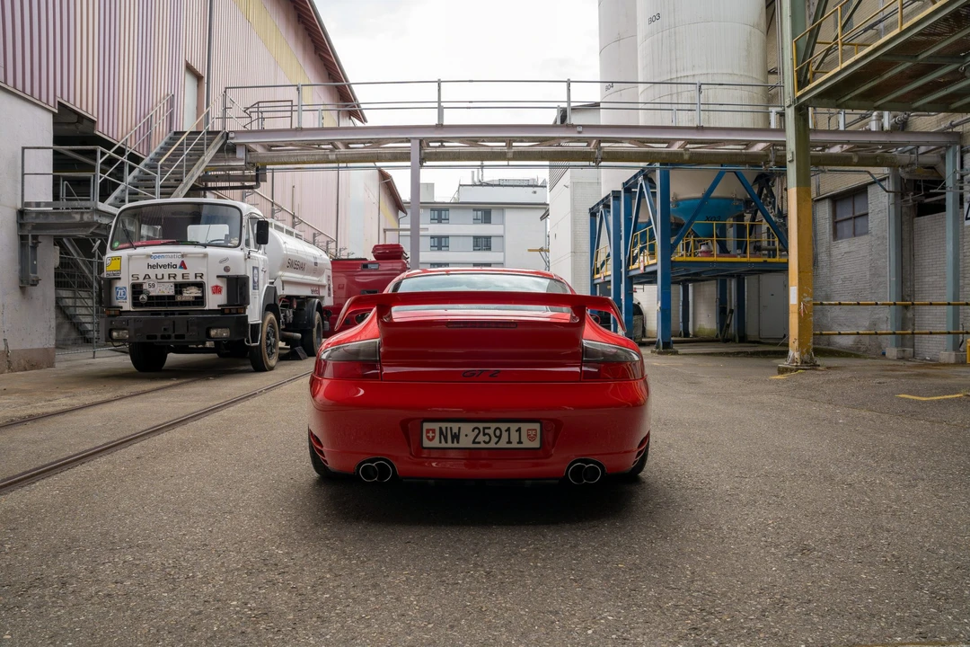 2002 Porsche 996 GT2 - Image 11 of 31