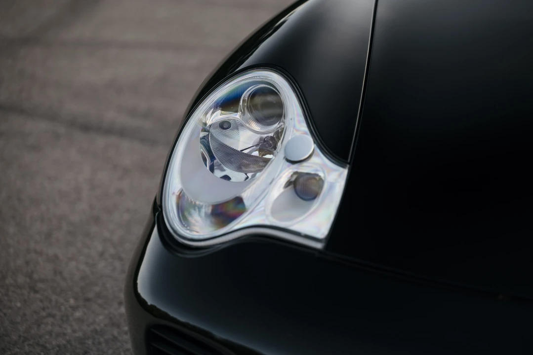 2003 Porsche 996 Turbo - Image 28 of 31