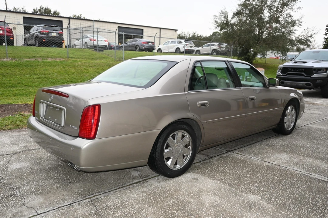 2004 Cadillac DeVille 8th Gen - Image 8 of 31