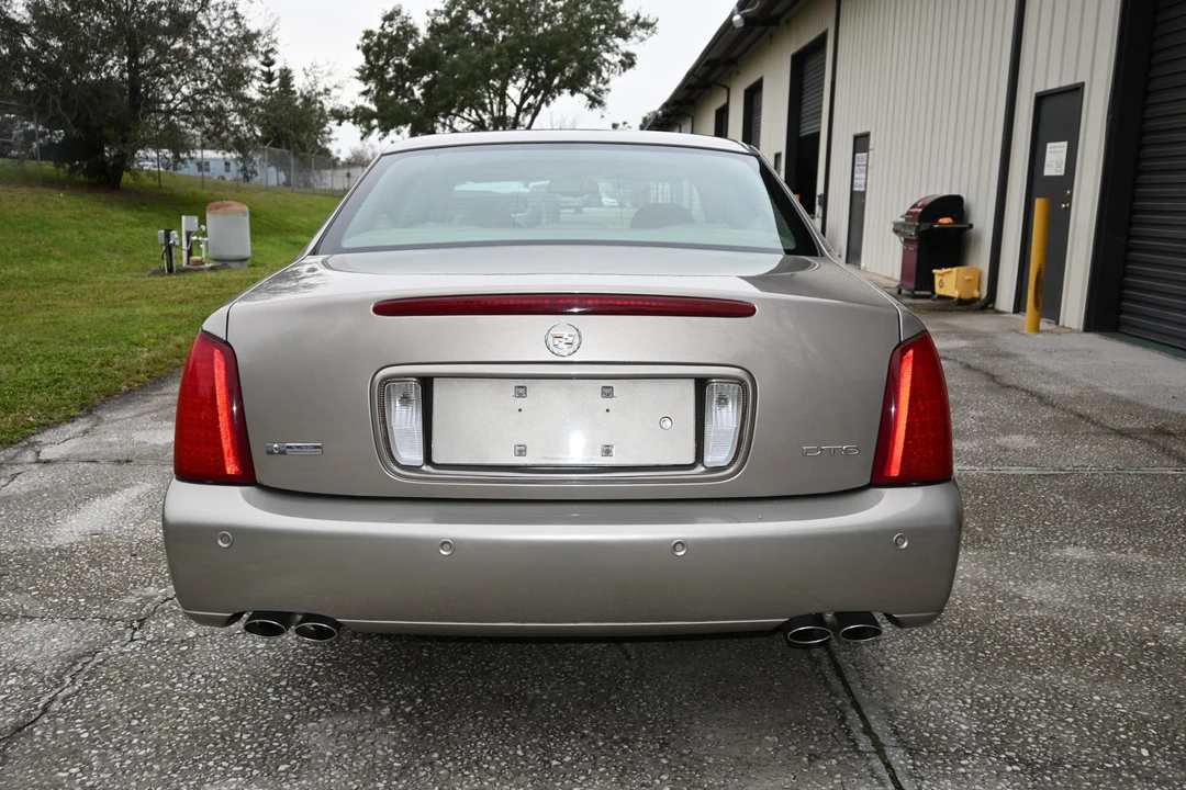 2004 Cadillac DeVille 8th Gen - Image 10 of 31