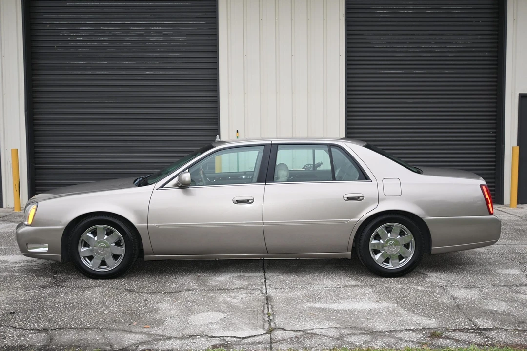 2004 Cadillac DeVille 8th Gen - Image 12 of 31