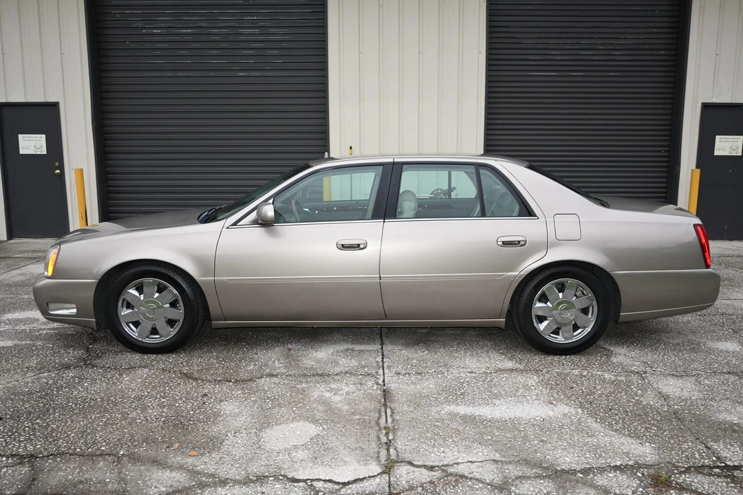 2004 Cadillac DeVille 8th Gen - Image 13 of 31
