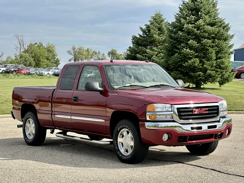 2004 GMC Sierra 2nd Gen - Image 13 of 31
