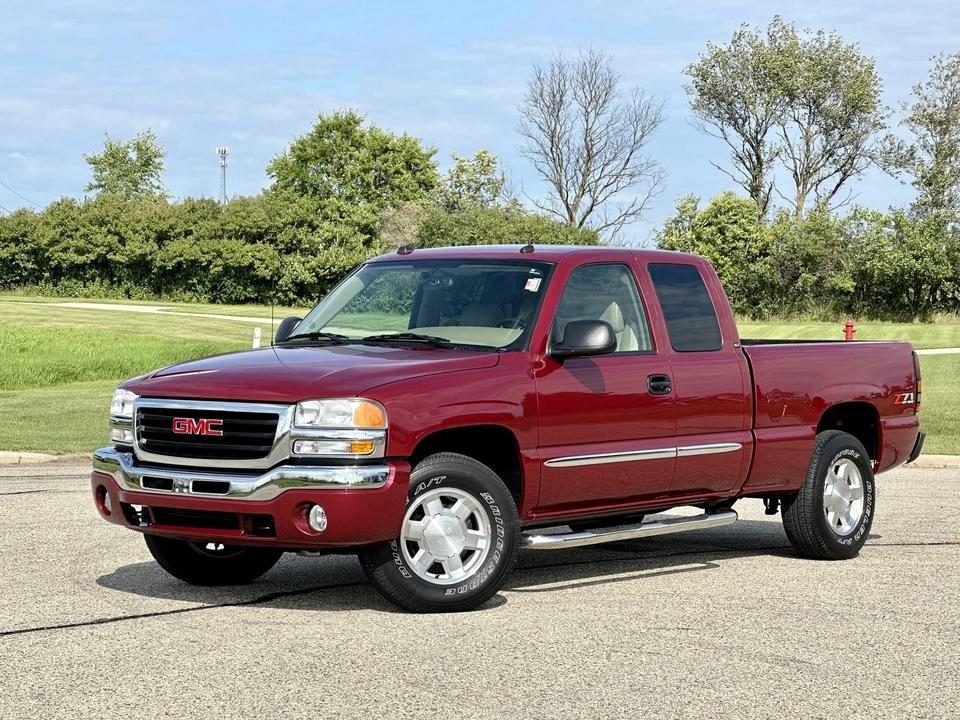 2004 GMC Sierra 2nd Gen - Image 10 of 31