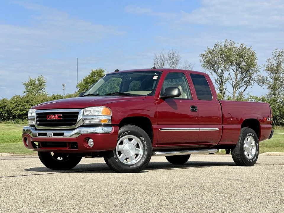 2004 GMC Sierra 2nd Gen - Image 8 of 31