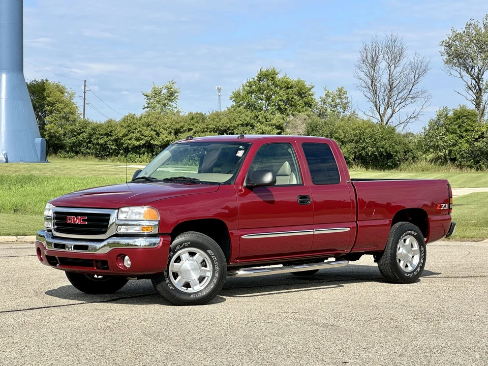 2004 GMC Sierra 2nd Gen - Image 9 of 31