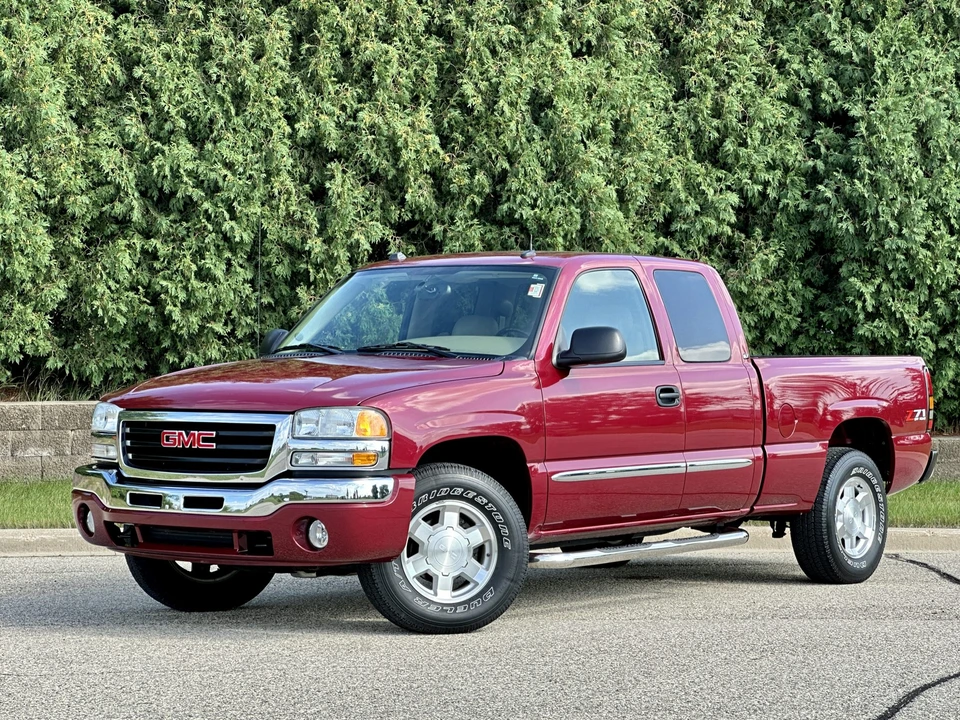 2004 GMC Sierra 2nd Gen - Image 5 of 31