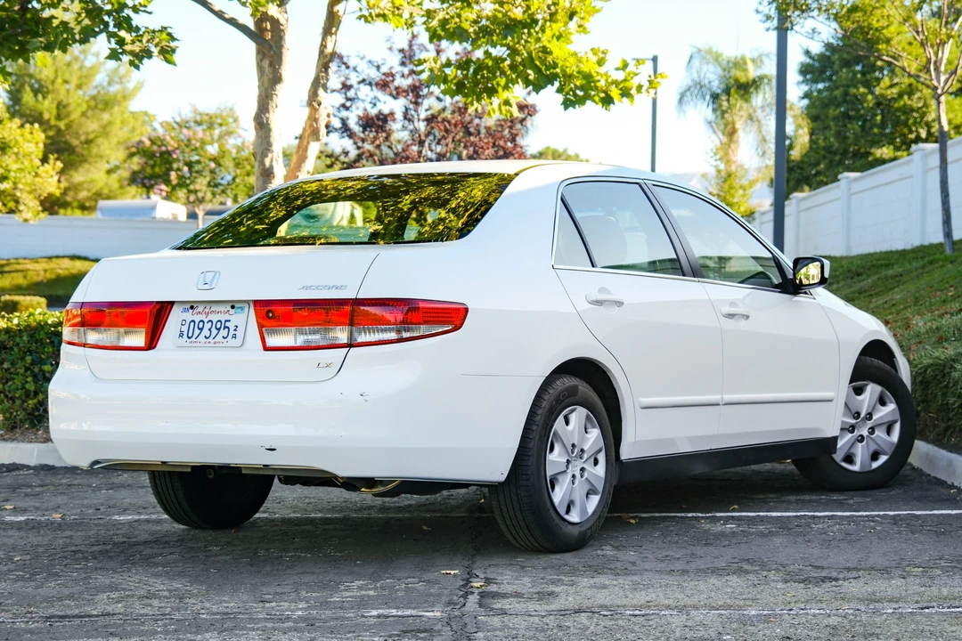 2004 Honda Accord 7th Gen - Image 4 of 31