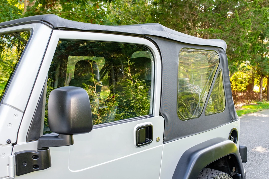 2004 Jeep TJ Wrangler - Image 15 of 31